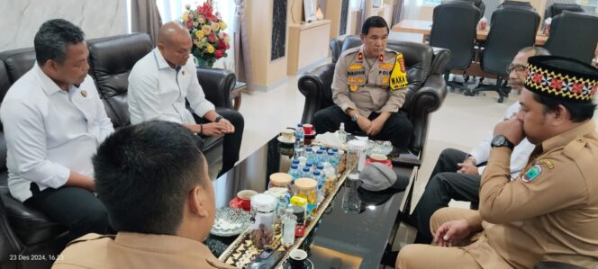 
					Kades Way Huwi dan Senator Audiensi dengan Polda Lampung Dugaan Perusahaan BW Mencaplok Fasum Warga