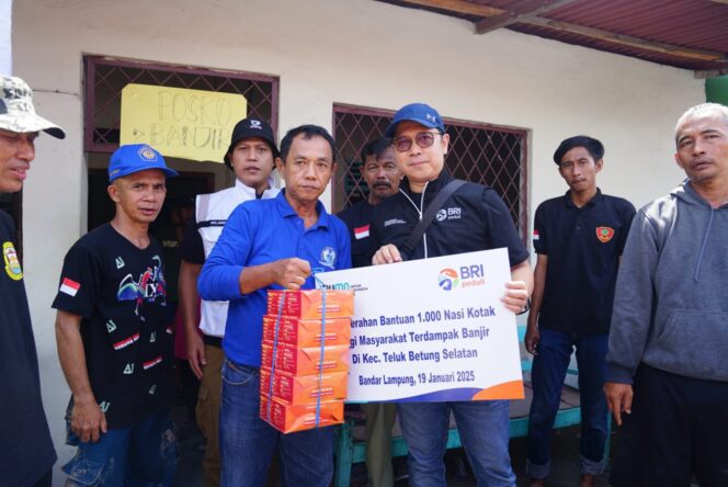 
					BRI Regional Office Bandar Lampung Berikan Bantuan 1.000 Nasi Kotak Korban Banjir di TBS