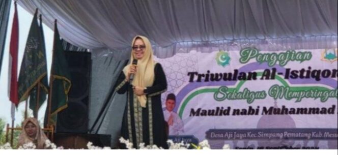 
					Calon Bupati Mesuji Elfianah, Peringati Maulid Nabi SAW di Desa Aji Jaya