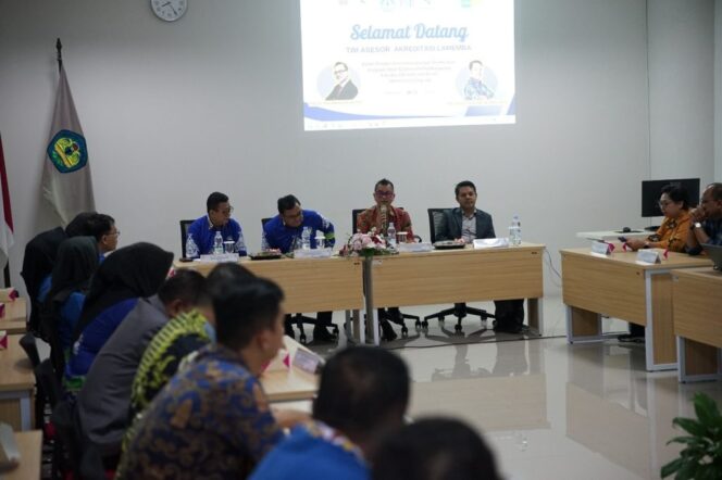 
					Prodi S-1 Ekonomi PembangunanUniversitas Lampung Gelar Asesmen Lapangan Reakreditasi