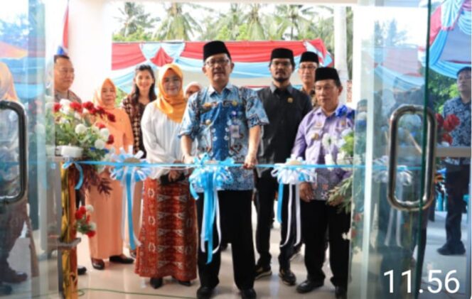 
					Bupati Pesibar Agus Istiqlal Resmikan Gedung UTD Pekon Walur 