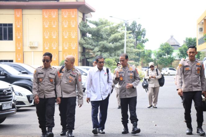 
					Puslitbang Polri Gelar Penelitian Evaluasi Kualitas Gudang Penyimpanan Senjata Api dan Amunisi di Polda Lampung