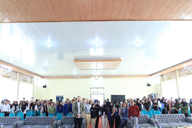 
					FKIP Unila Jalin Kerja Sama Internasional dengan Robert Gordon University