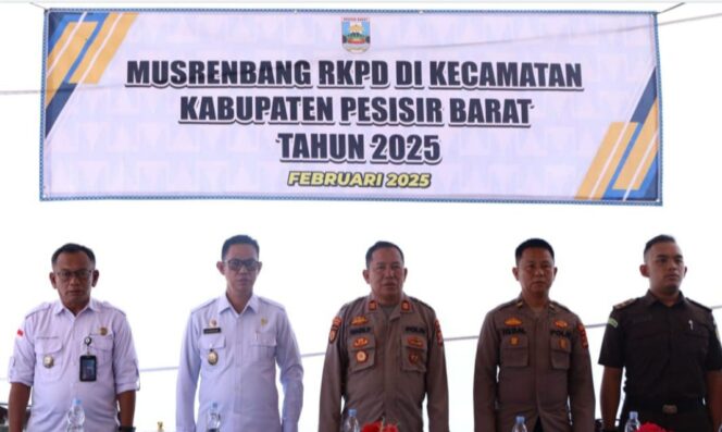 
					Kegiatan Musrenbang RKPD Kecamatan Pesisir Tengah, Pulau Pisang dan Krui Selatan Dibuka Asisten lll Gunawan