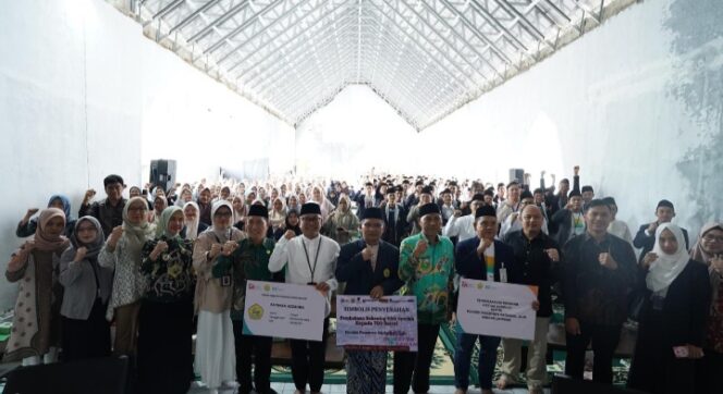 
					OJK Tingkatkan Literasi Dan Inklusi Keuangan Syariah Melalui Pesantren Dalam Rangka GERAK Syariah 2025