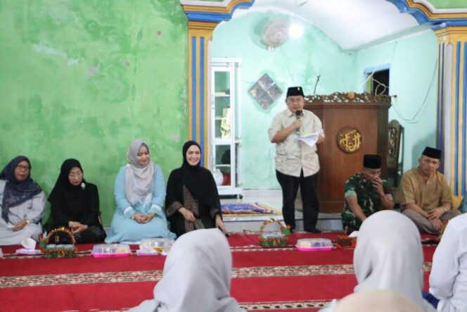 
					Wabup Pesibar Irawan Topani Hadiri Safari Ramadhan di Masjid Al – Hikmah Muara Tembulih