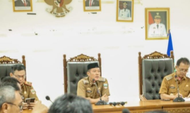 
					emkab Pesibar Gelar Rekor, Bahas Upaya Pelaksanaan Visi-Misi dan Efisiensi Anggaran