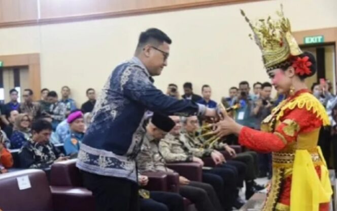 
					DPRD Provinsi Lampung Serah Terima Jabatan Kepala BPK Lampung, Ahmad Giri Akbar Beri Ucapan Selamat