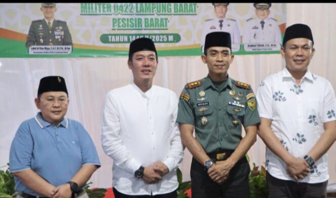 
					Bupati Pesibar Hadiri Silaturahmi Dan Safari Ramadhan Bersama Kodim 0422/Lambar Di Lintik