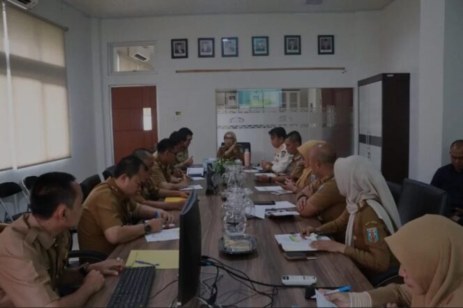 
					Plt. Bupati Ayu Asalasiyah Pimpin Rapat Persiapan Peringatan Hari Jadi Ke-26 Kabupaten Way Kanan Th-2025