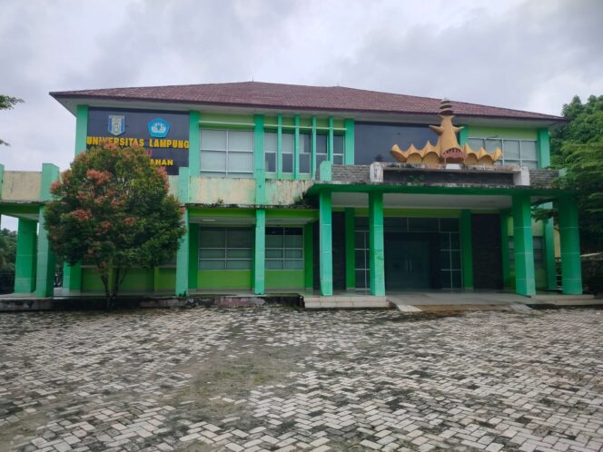 
					Kampus PSDKU Unila Way Kanan Sepi, Perpustakaan Terbengkalai