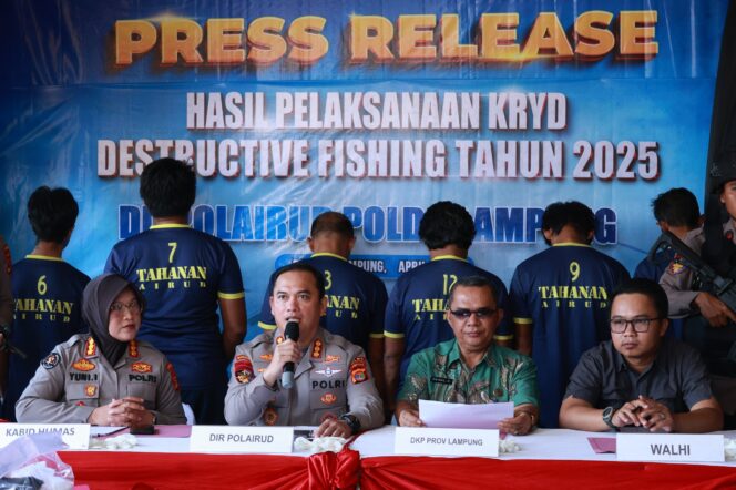 
					Polda Lampung Ungkap 7 Kasus Destructive Fishing Selama Tiga Bulan, Kerugian Capai Miliaran Rupiah