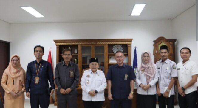 
					Wakil Bupati IrawanTopani Sambut Audiensi Pengadilan Negeri Liwa