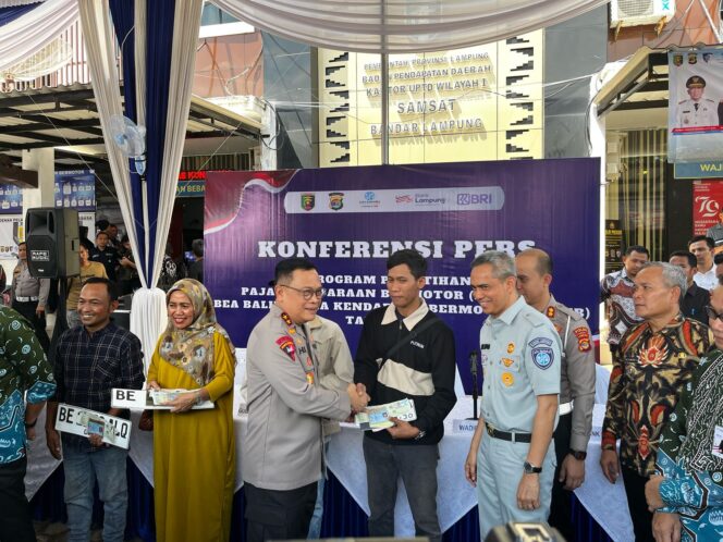 
					Kapolda Lampung Dukung Program Pemutihan Pajak, Ajak Masyarakat Manfaatkan Kesempatan Emas Ini