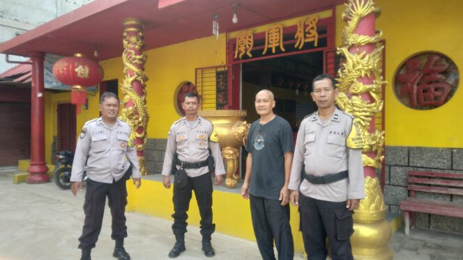 
					Hari Raya Waisak, 90 Personel Polisi Amankan 8 Vihara di Bandar Lampung