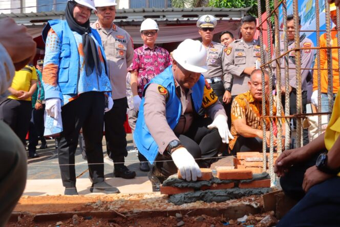 
					Peletakan Batu Pertama Gedung Satlantas dan Sat Intelkam, Kapolresta Bandar Lampung : Jadi Motivasi Kami Berikan Pelayanan Terbaik Kepada Masyarakat