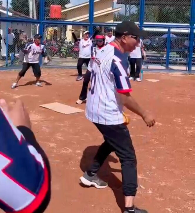 
					Two Pillar Softball Lampung Gelar Fun Game Softball bersama Gubernur Lampung.