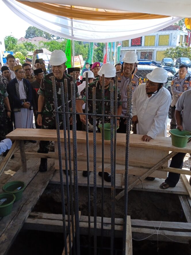 
					Ponpes Riyadhus Sholihin Resmikan Peletakan Batu Pertama Pembangunan Sekolah Riyadhus Sholihin Nur Rahmah