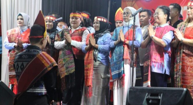 
					Ketua TP-PKK Diyan Hardiyanti Dedi Hadiri Gelaran Batak Night 2025