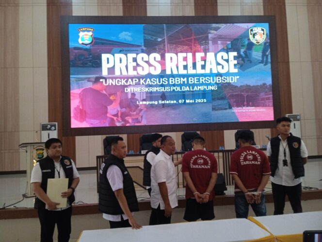 
					Ungkap Kasus Pemalsuan BBM Pertalite, Ditreskrimsus Polda Lampung Himbau Masyarakat Untuk Tetap Waspada dan Segera Laporkan Jika Ada Kecurangan