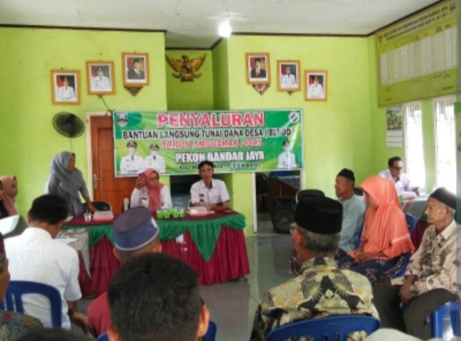 
					Pemerintah Pekon Bandar Jaya Bagikan BLT DD Tahap 1