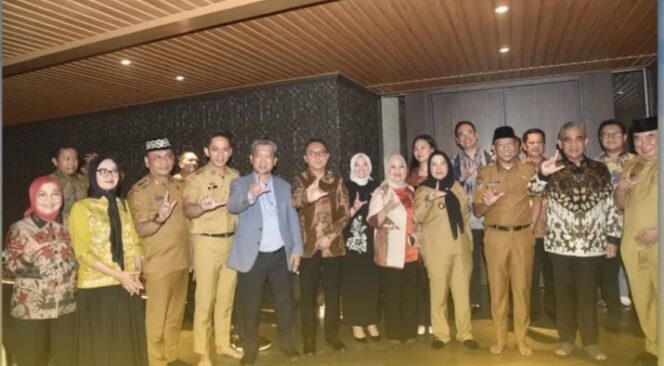 
					Ketua DPRD Provinsi Lampung Silaturahmi bersama Ketua MPR RI dan DPR RI dan DPD