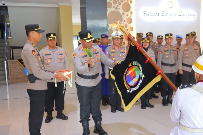 
					Cuci Dhuaja ‘Wira Bhakti Anggakara Catra”, Polresta Bandar Lampung Ambil Air Suci Dari 10 Titik Mata Air