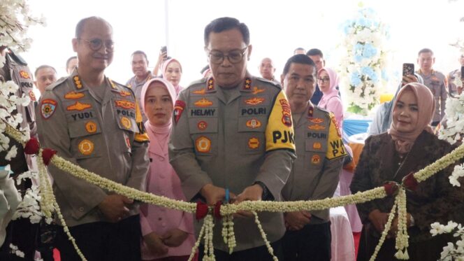 
					SPPG Kemala Bhayangkari Resmi Hadir di Lampung, 3.406 Siswa Siap Nikmati Program Makan Bergizi Gratis