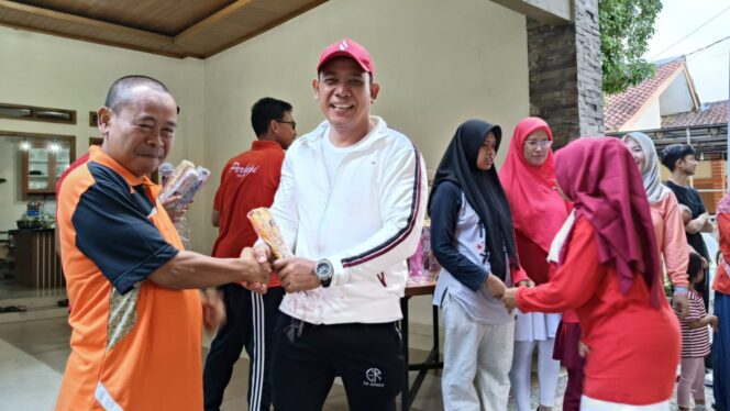 
					Tumbuhkan Semangat Kemerdekaan HUT ke 80 RI, Warga Perum Bumi Puspa Kencana Gelar Jalan Sehat