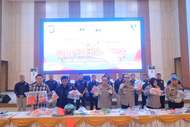 
					Polda Lampung Berhasil Ungkap Ratusan Kasus Kejahatan dalam Ops Sikat Krakatau 2025