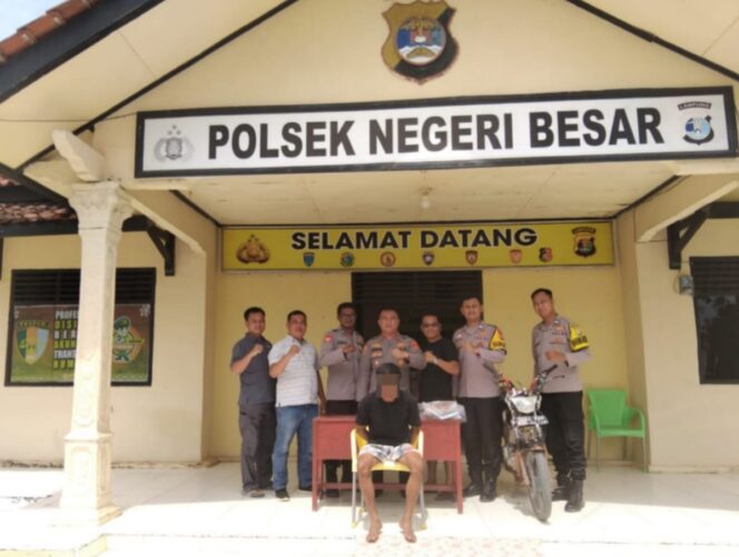 
					Aksi Curat di Way Kanan, Polsek Negeri Besar Ringkus Pelaku di Halaman Masjid