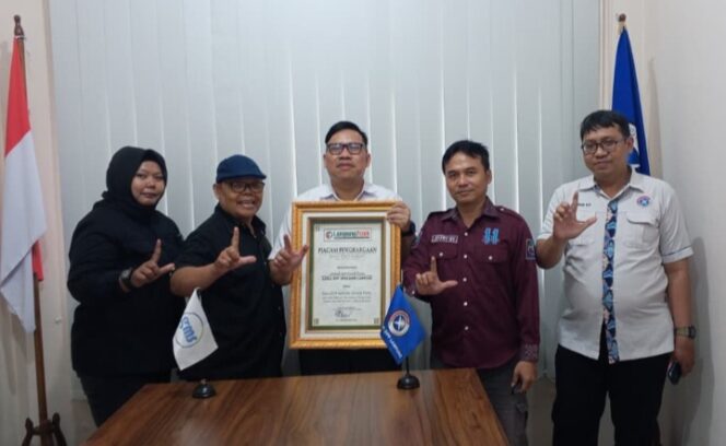 
					Ketua DPP APKLINDO Lampung Terima Penghargaan Spesial HUT ke-11 Lampung7.com Sebagai “Sahabat Media”