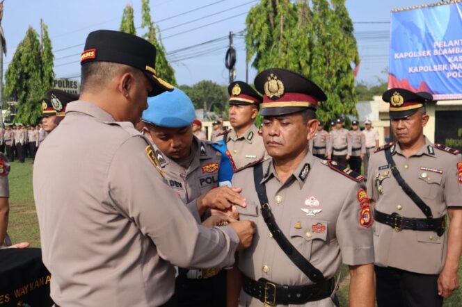 
					Dukung Pelaksanaan Tugas Kepolisian, Kapolres Way kanan Pimpin Upacara Pelantikan dan Sertijab
