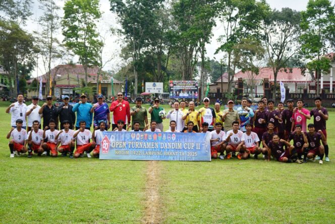 
					Letkol Inf Rizky Kurniawan Resmi Buka Open Turnamen Dandim Cup II Tahun 2025