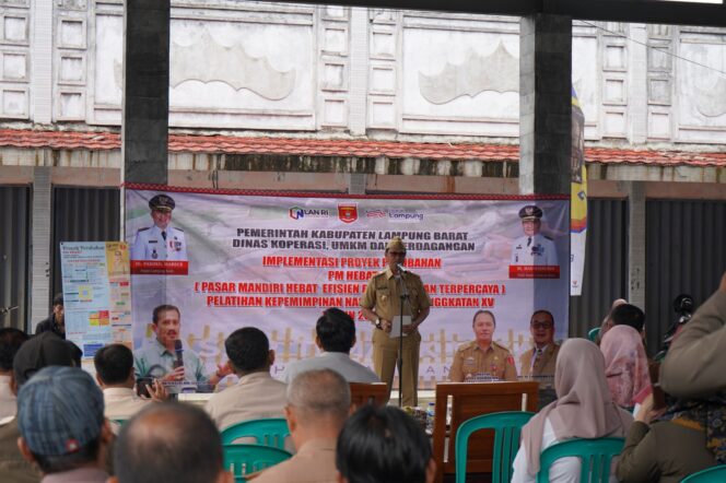
					Luncurkan Digitalisasi Pasar, Sekda Nukman sebagai Inovasi Proyek Perubahan PKN II Kadis Koperasi UMKM dan Perdagangan Lambar