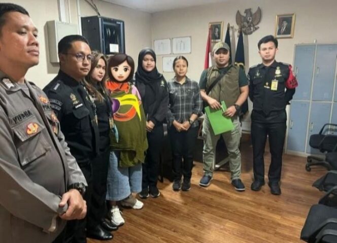 
					Polri dan Kepolisian Singapura Bekerja Sama Bongkar Sindikat Perdagangan Bayi Lintas Negara