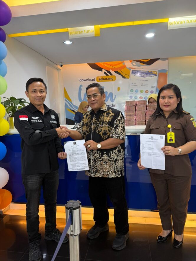 
					Kejari Bandar Lampung Kembali Setorkan 1,5 M Perkara Tipikor dan Berhasil Total Pulihkan Kerugian Negara 15 M