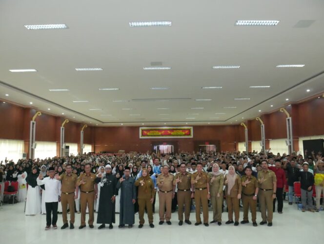 
					Walikota Eva Dwiana Hadiri Acara Manasik dan Pelepasan Jamaah Umroh Tahun 2025