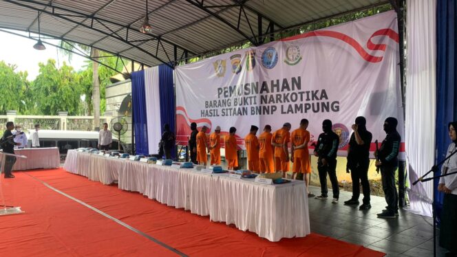 
					Berantas Peredaran Narkotika, BNNP Lampung Musnahkan Narkotika Jenis Sabu 11,2 Kilogram dan Ganja 770