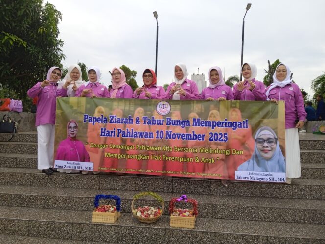 
					Teladani Semangat Perjuangan : PAPELA Ziarah Kubur Para Pahlawan Bangsa di Taman Makam Pahlawan
