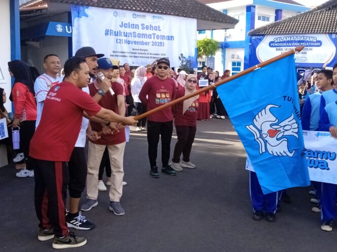 
					Peringati Hari Anak Sedunia dan Sambut Hari Guru Nasional, BGTK Provinsi Lampung Gelar Senam dan Jalan Sehat Bagi Siswa dan Guru