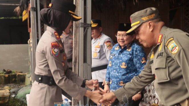 
					Wakil Bupati Pesisir Barat, Irawan Topani Hadiri Apel Gelar Pasukan Operasi Zebra Krakatau 2025