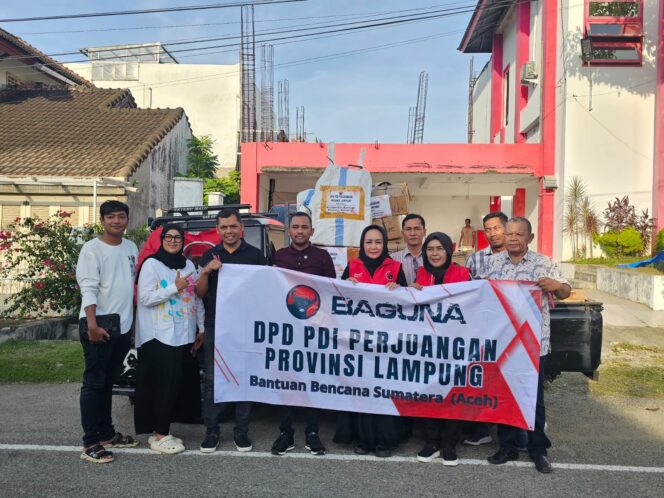 
					Ketua DPD PDIP Lampung, Winarti, Serahkan Langsung Bantuan Logistik ke Aceh