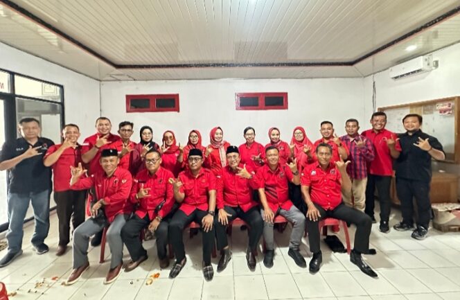 
					Rapat Perdana, Ketua PDIP Lamteng Targetkan 10 Kursi