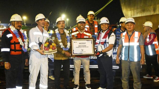 
					Pelindo Regional 2 Panjang Gelar Last Call 2025 dan First Call Ship 2026