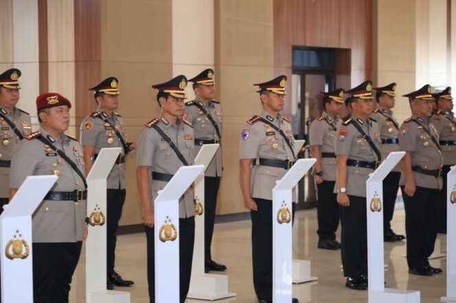 
					Kapolda Lampung Gelar Upacara Serah Terima Jabatan 9 Pejabat Utama dan 4 Kapolres