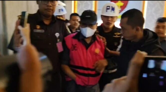 
					Kejati Lampung Tahan Pelaku Tipikor Penyimpangan Anggaran Sekretariat DPRD Lampung Utara Tahun Anggaran 2022