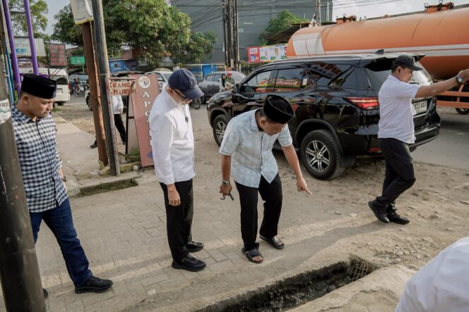 
					Normalisasi Drainase dan Perbaikan Jalan,  Gubernur Lampung Tinjau Ruas Jalan Senopati, Jatimulyo