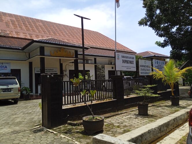 
					Tak Ditemukannya Surat Warkah, Tim Advokat Saparin Sambangi Inspektorat Lampung Selatan