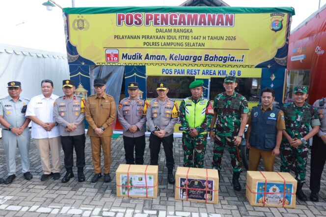 
					Kapolda Lampung Cek Pos Mudik di Tol hingga Bakauheni, Pastikan Pengamanan Siaga